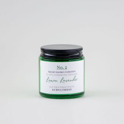 Duftkerze im kleinen Grünglas mit frischem Duft nach Zitrone und Lavendel – handgemacht in der Schweiz, mit synthetischem Duft und Baumwolldocht.